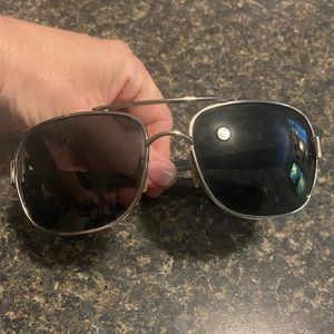 Costa Del Mar cocos, palladium frame and glass lenses. Like new used condition